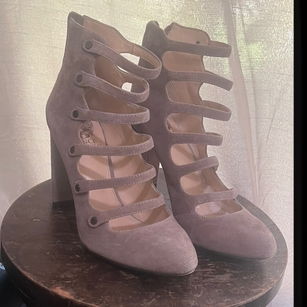 Vince Camuto Heels NWOT